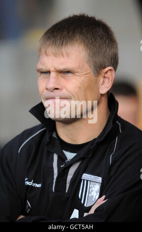 Soccer - npower Football League Two - Port Vale gegen Gillingham - Vale Park. Gillingham-Manager Andy Hessenthaler während des npower Football League Two-Spiels im Vale Park, Stoke-on-Trent. Stockfoto