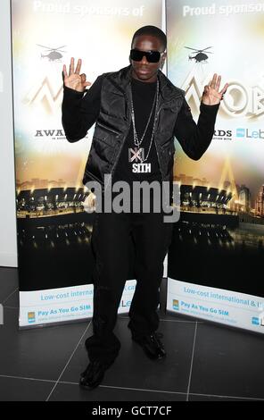 Tinchy Stryder kommt zu den Mobo Awards 2010 in der Echo Arena, Monarchs Quay, Albert Dock, Liverpool. Stockfoto