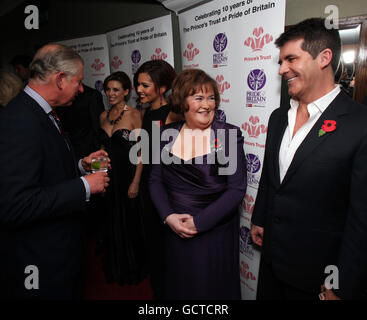 Prince Charles trifft Simon Cowell und Susan Boyle bei den Pride of Britain Awards 2010 im Grosvenor House Hotel, London. Stockfoto