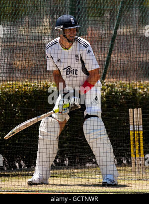 Cricket - England Nets Session - WACA Ground. Der englische Kevin Pietersen während der Nets-Sitzung auf dem WACA Ground, Perth, Australien. Stockfoto