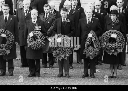 Die politischen Führer Großbritanniens beim Cenotaph. (l-r) James Molyneaux (offizieller Ulster Unionist), Dr. David Owen (SDP), Neil Kinnock (Labor) und Premierministerin Margaret Thatcher (Konservative). Stockfoto