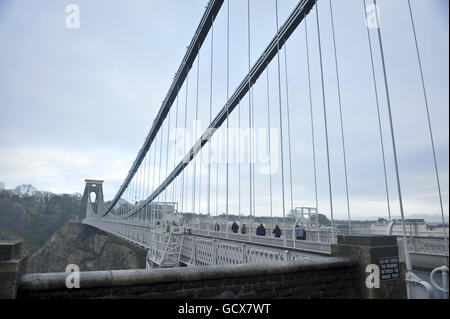 Ein Blick auf die Clifton Suspension Bridge in Bristol, da Detektive CCTV-Aufnahmen von Kameras auf der Brücke untersuchen werden, um die letzten Bewegungen von Joanna Yeates zu verfolgen, von der Avon und die Polizei von Somerset sagten, dass sie erwürgt wurden. Stockfoto