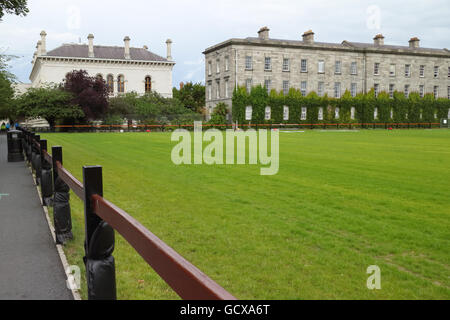 Nahaufnahme von einem Zaun in Dublin City Center parks Stockfoto