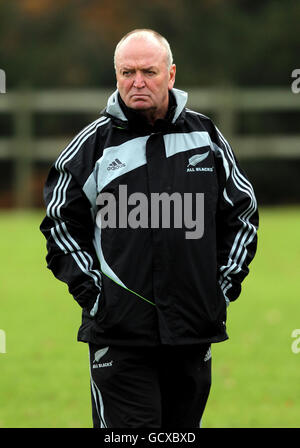 New Zealand Head Coach Graham Henry während der Trainingseinheit an der Bath University. Stockfoto