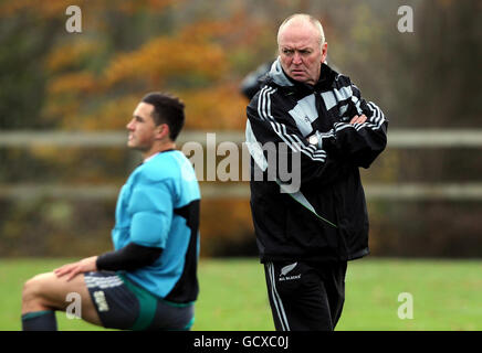 New Zealand Head Coach Graham Henry während der Trainingseinheit an der Bath University. Stockfoto