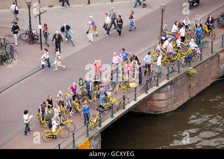 Sightseeing mit dem Fahrrad, Amsterdam, Holland, Niederlande, Europa Stockfoto