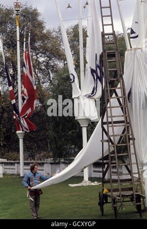 Royalty - Prinzessin Anne und Captain Mark Phillips Hochzeit - London Stockfoto