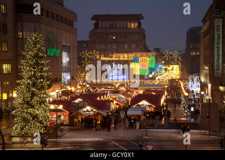 Weihnachtsmarkt am Kettwiger Straße, Essen Licht Wochen, Essen, Ruhrgebiet, Nordrhein-Westfalen Stockfoto