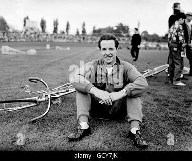 Radfahren - Southern Counties Cycling Union Meeting - Herne Hill. Alan Davie aus Neuseeland, Junioren-Champion von 1956. Stockfoto