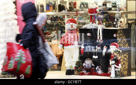 Shopper auf der Buchanan Street in Glasgow am letzten Wochenende vor Weihnachten. Stockfoto