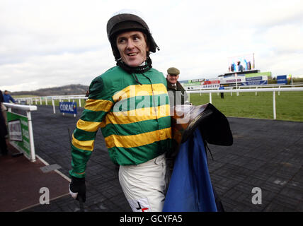 Tony McCoy nach seinem Sieg im Coral Welsh National während des Coral Welsh National Day auf der Chepstow Racecourse, Monmouthshire. Stockfoto