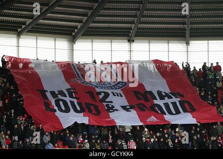 Fußball - Barclays Premier League - Stoke City / Everton - Britannia Stadium. Stoke City Fans auf den Tribünen Stockfoto