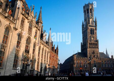 Landgericht und Belfort in der Grote Markt ("großer Marktplatz"), in Brügge, Belgien Stockfoto