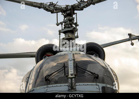 Das Luftfahrtmuseum Belgrad - Kamov Ka-25 sowjetischen Marine Hubschrauber (NATO-Codename: Hormon) Stockfoto