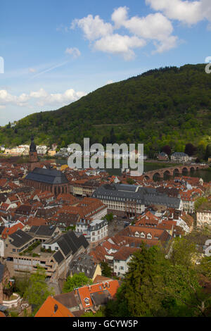 Heidelberger Schloss bietet einen herrlichen Blick über das Flusstal der Neckar und der romantischen barocken Heidelberg. Stockfoto