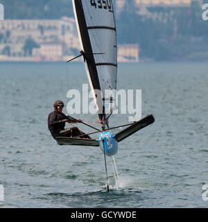 MALCESINE, Italien - Juli 10: Waszp am letzten Tag der Woche vereiteln 2016 am Gardasee. am 10. Juli 2016 in Malcesine, Italien. Stockfoto