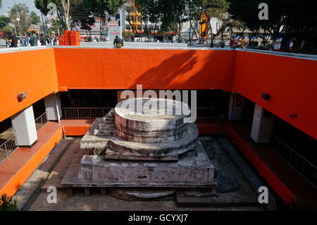 Pino Suarez Metro-Station in Mexico City, Mexiko. Freigelegten aztekischen Tempel gewidmet Ehacatl, dem Azteken Gott des Windes. Stockfoto