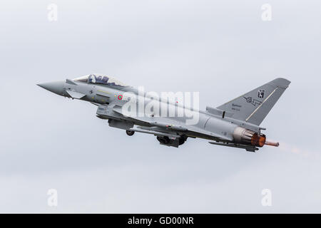 Italienische F-2000 Typhoon ausziehen auf 2016 Royal International Air Tattoo abgebildet. Stockfoto