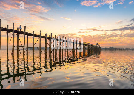 U-Bein Brücke in Mandalay, Myanmar. Stockfoto