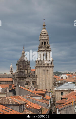 Santiago De Compostela, Spanien: Gewitterwolken über der Kathedrale von Santiago de Compostela. Stockfoto