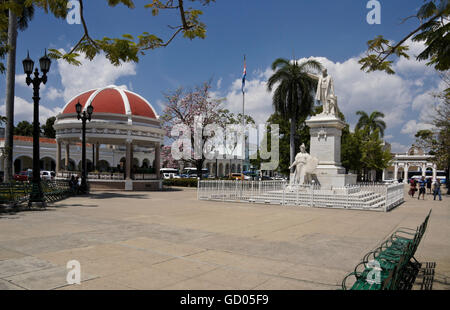 Jose Marti Denkmal in Parque Jose Marti, Plaza de Armas, Cienfuegos, Kuba Stockfoto