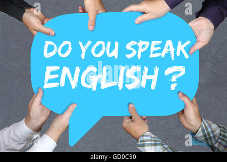 Gruppe von Menschen halten mit Händen das Wort, Sie sprechen Englisch als Fremdsprache lernen, Schule Stockfoto