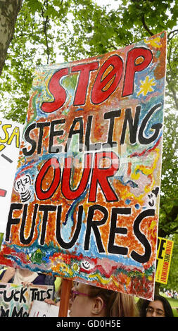 11. September 2015 - Familien aus ganz Großbritannien genossen ein Brexit Picknick organisiert durch "MoreInCommon'' im Green Park in London zu einem Gedankenaustausch in Gruppen darüber, was Sie als nächstes über am 23. Juni Stimmen für Großbritannien die EU verlassen. Die Organisatoren sagten, sie wollten zu einem Gedankenaustausch in entspannter Atmosphäre mit Familien statt bei einem Protest. © Gail Orenstein/ZUMA Draht/Alamy Live-Nachrichten Stockfoto