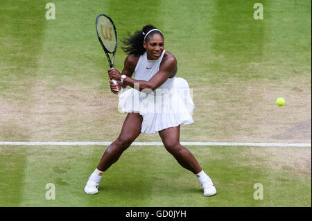 London, UK. 9. Juli 2016. : Serena Williams (USA) Serena Williams aus den Vereinigten Staaten während der abschließenden Dameneinzel Tennismatch der Wimbledon Lawn Tennis Championships gegen Angelique Kerber of Germany bei den All England Lawn Tennis and Croquet Club in London, England. © AFLO/Alamy Live-Nachrichten Stockfoto