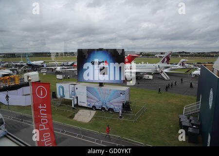 Farnborough, Hampshire, UK. 11. Juli 2016. Farnborough International Airshow.  Aussteller aus aller Welt zeigen ihre neuesten Produkte Credit: Uwe Deffner/Alamy Live News Stockfoto