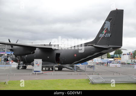 Farnborough, Hampshire, UK. 11. Juli 2016. Farnborough International Airshow.  Alenia Spartan Transportflugzeug MC27J Credit: Uwe Deffner/Alamy Live News Stockfoto