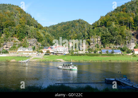 Bad Schandau-Fähre auf der Elbe in Schmilka Deutschland Sachsen, Sachsen Sächsische Schweiz Stockfoto