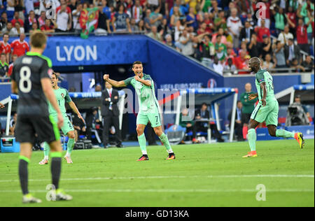 Cristiano Ronaldo reagiert nach erzielte sein zweite Tor für Portugal während der Euro 2016 Halbfinale zwischen Portugal und Wales bei der Parc Olympique Lyonnais in Lyon, Frankreich heute Abend. Stockfoto