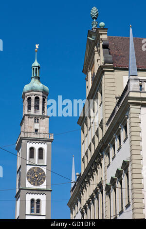 Perlach-Turm und die Fassade des Rathauses, Augsburg, Bayern Stockfoto