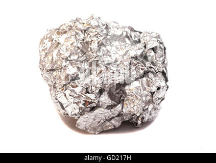 zerfallene Ball Aluminiumfolie auf weiß Stockfoto