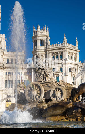 Brunnen, Plaza de Cibeles Palast (Palacio de Comunicaciones), Plaza de Cibeles, Madrid, Spanien, Europa Stockfoto