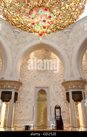 Gebet der Haupthalle. Sheikh Zayed Grand Moschee, Abu Dhabi, Vereinigte Arabische Emirate, Naher Osten Stockfoto