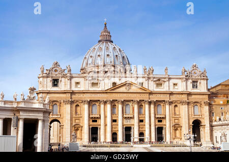 Fassade der St. Peter Basilika, Piazza San Pietro, Vatican Stadt, UNESCO World Heritage Site, Rom, Lazio, Italien, Europa Stockfoto