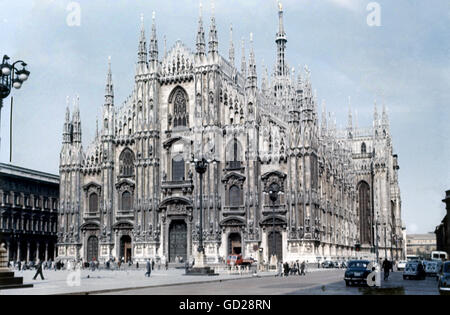 Geographie / Reisen, Italien, Mailand, Kirchen, Dom, Duomo di Santa Maria Nascente, Außenansicht, 1950er Jahre, Zusatzrechte-Clearences-nicht vorhanden Stockfoto