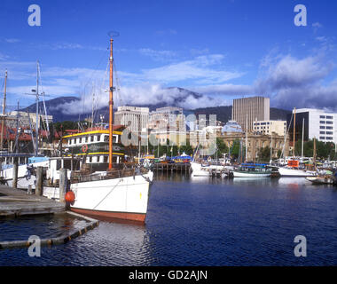 Australien-Tasmanien Hobart Downtown District von Hobart und Mount Wellington betrachtet aus Verfassung Dock Adrian Baker Stockfoto