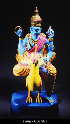 Bildende Kunst, Sri Lanka, Skulptur, Vishnu reiten auf Peacock, Anfang des 20. Jahrhunderts, Holz, farbfassung, private Sammlung, Artist's Urheberrecht nicht gelöscht werden Stockfoto