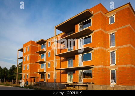 Mehrfamilienhäusern Gebäude im Bau. Stockfoto