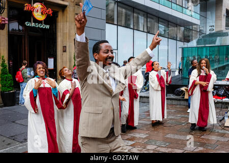 Straßenprediger hält eine Predigt in der Buchanan Street, Glasgow, Scotland, UK Stockfoto