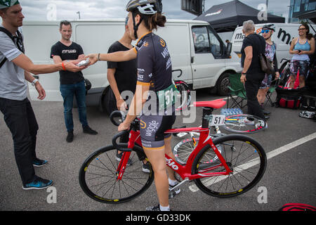 9. Juli 2016 Dani König Frau britischer Radrennfahrer Olympier in Red Hook-Kriterium in London Greenwich Halbinsel Cervelo Bike Wiggl Stockfoto