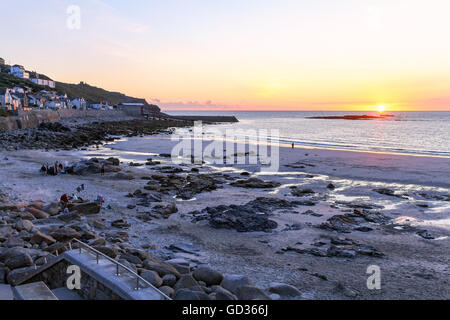 Sennen Cove Beach bei Sonnenuntergang Cornwall England UK Stockfoto