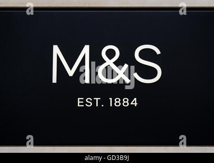 Marks and Spencer Shop Sign, London, Großbritannien Stockfoto