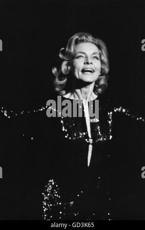 Lauren Bacall, auf der Bühne in der 1970 Broadway Musical "Applaus". Stockfoto