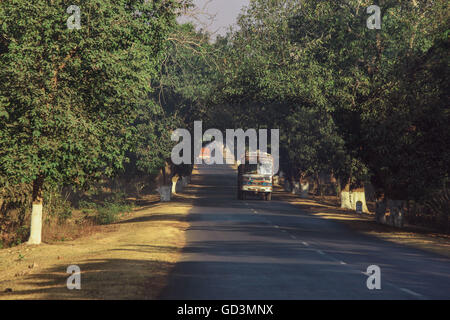 Nationalstraße, Bastar, Chhattisgarh, Indien, Asien Stockfoto