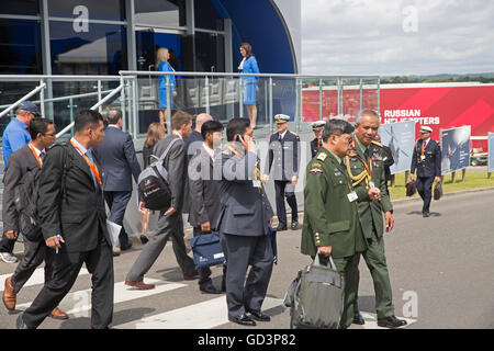 Farnborough, Großbritannien. 11. Juli 2016. Farnborough International Airshow 2016 eröffnet offiziell für den Luftfahrt-Handel. Bildnachweis: Keith Larby/Alamy Live-Nachrichten Stockfoto