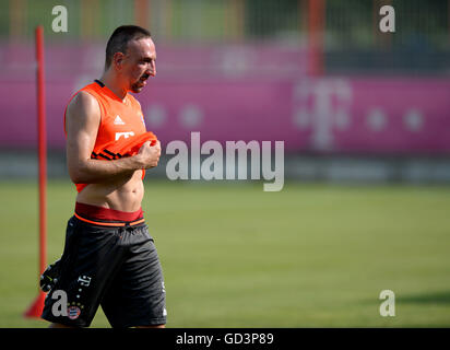 München, Deutschland. 11. Juli 2016. FC Bayern-Spieler Franck Ribery auf dem Spielfeld während der ersten Trainingseinheit in der Saebener Straße in München, Deutschland, 11. Juli 2016. Foto: ANDREAS GEBERT/Dpa/Alamy Live-Nachrichten Stockfoto