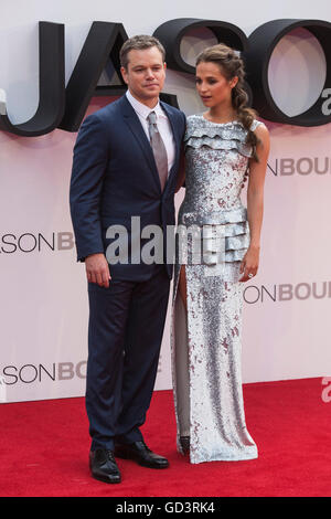 London, UK. 11. Juli 2016. Schauspieler Matt Damon und Alicia Vikander. Roten Teppich Eingänge für die Europäische Premiere von Universal Film Jason Bourne (2016) im Londoner Leicester Square. Bildnachweis: Bettina Strenske/Alamy Live-Nachrichten Stockfoto